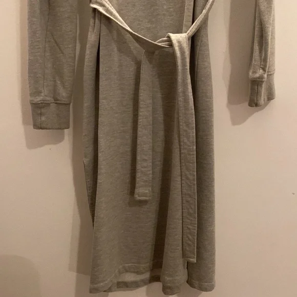 Missguided Sweatshirt Dress - Picture 2 of 3